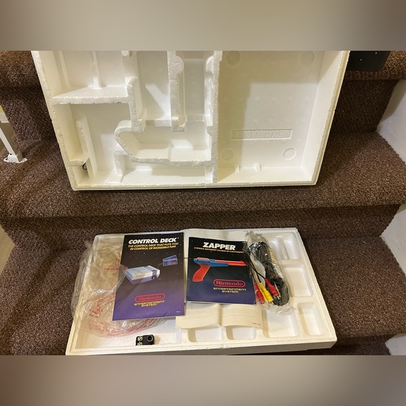 Nintendo Entertainment System Action NES Styrofoam included box only - Picture 10 of 10